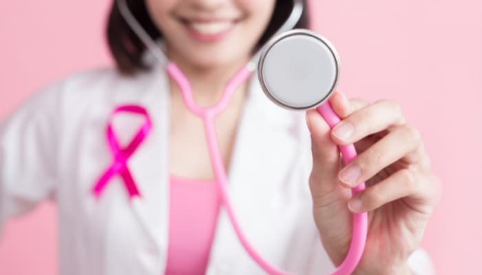 أول علامات سرطان الثدي ظهوراً للمرضعة